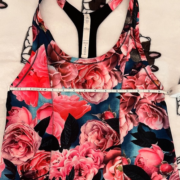 Lululemon Lightened Up Singlet Secret Garden Floral Print, Size 4 - Picture 3 of 10